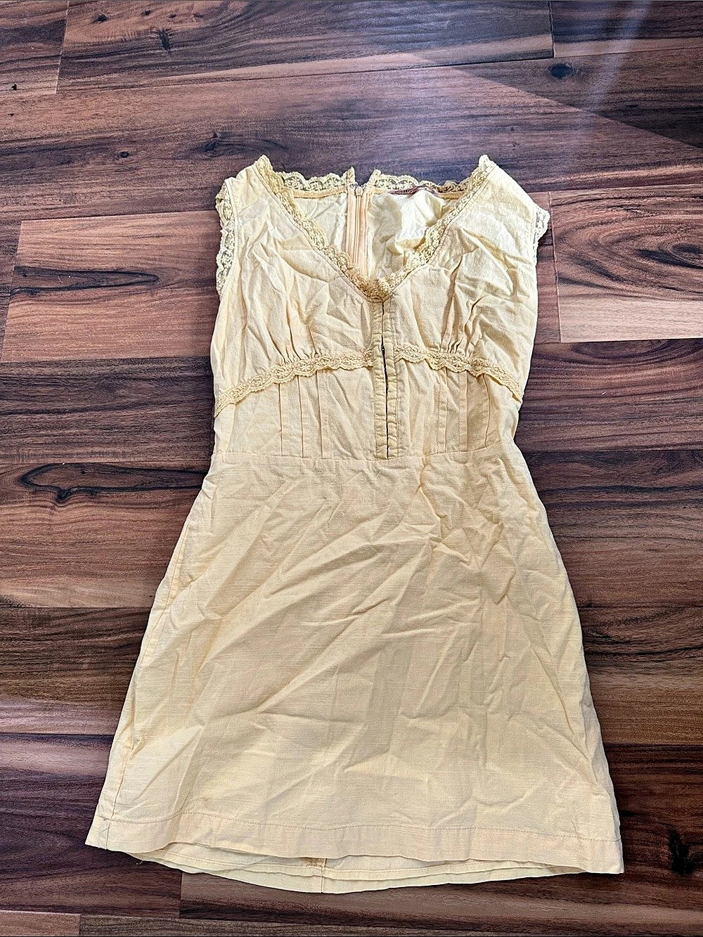 Bailey Rose Mini Dress in Yellow Size Small